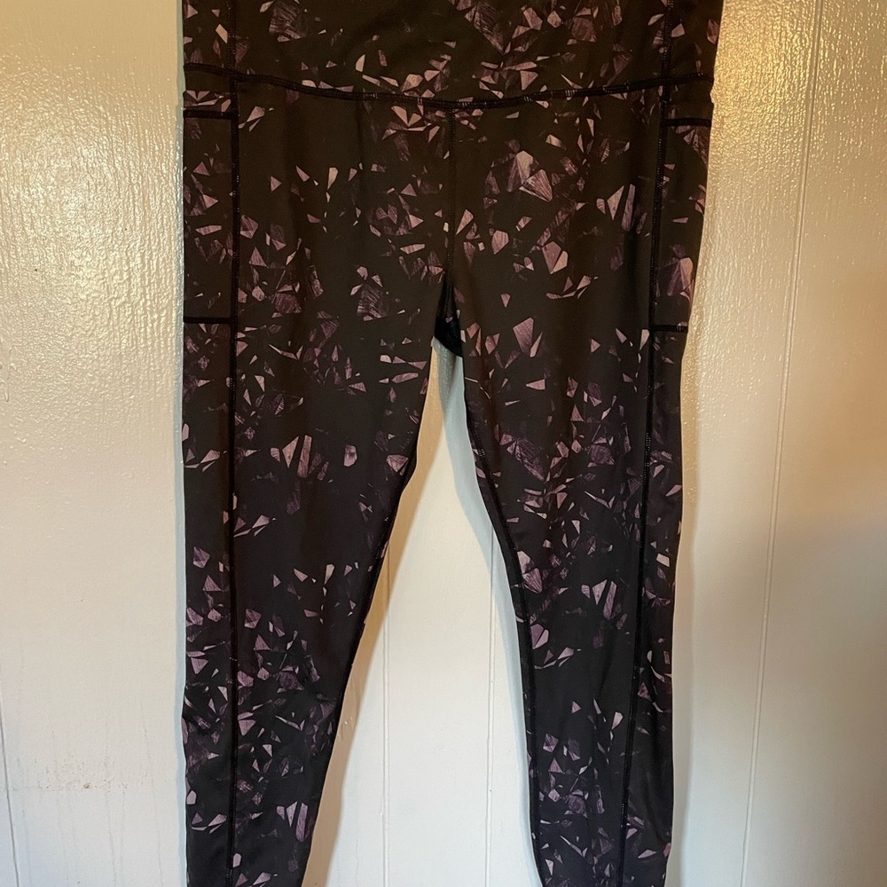 Athlux Womens Size XL Capri Length Leggings Black Purple 2407